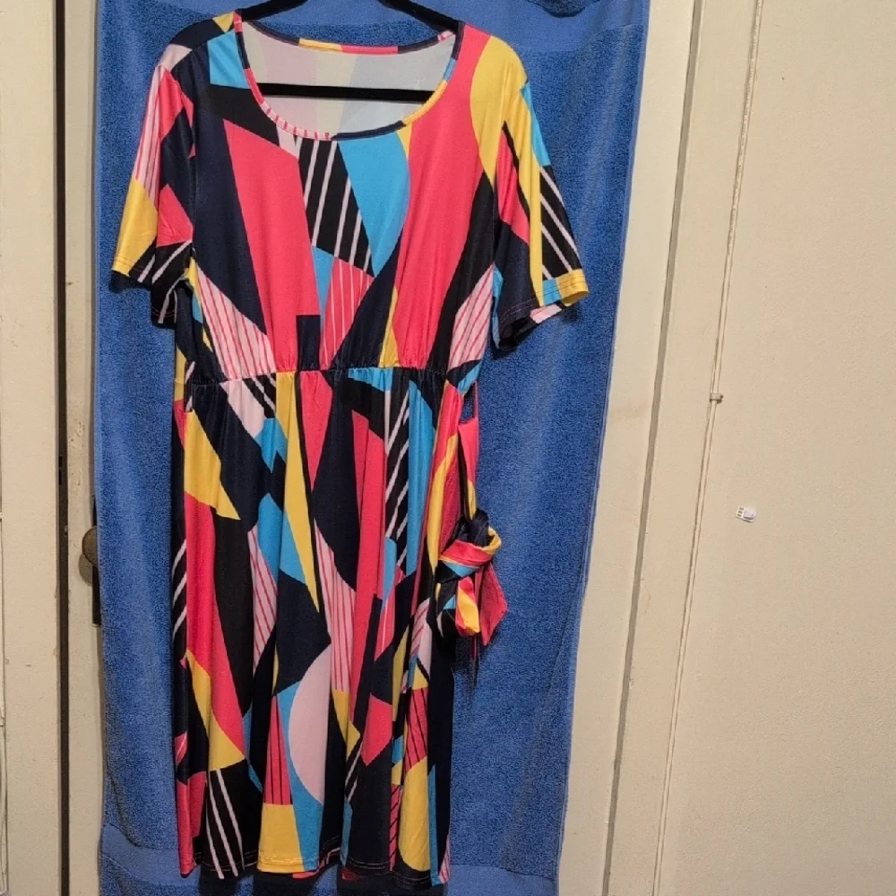 Colorful Geometric Pattern Dress - Picture 5 of 7